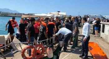 "Ferry" com mais de 260 passageiros naufraga ao largo da costa norte de Chipre
