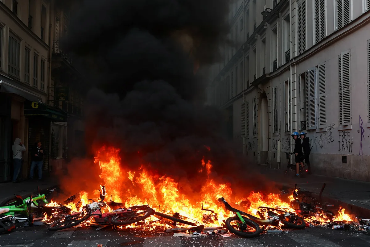 Violences en France : des Etats-Unis à la Russie, les droites extrêmes fustigent "le chaos migratoire"
