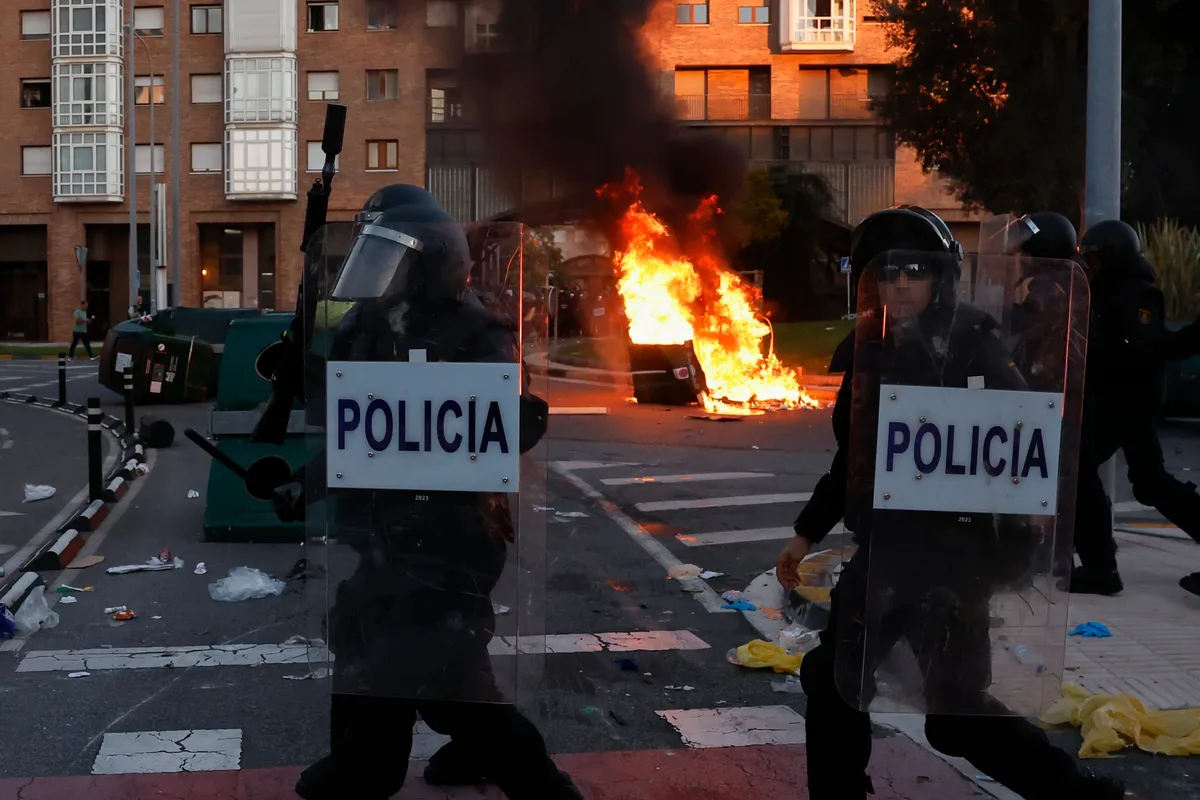 Un acto convocado por Vito Quiles en Pamplona termina en altercados y con un detenido