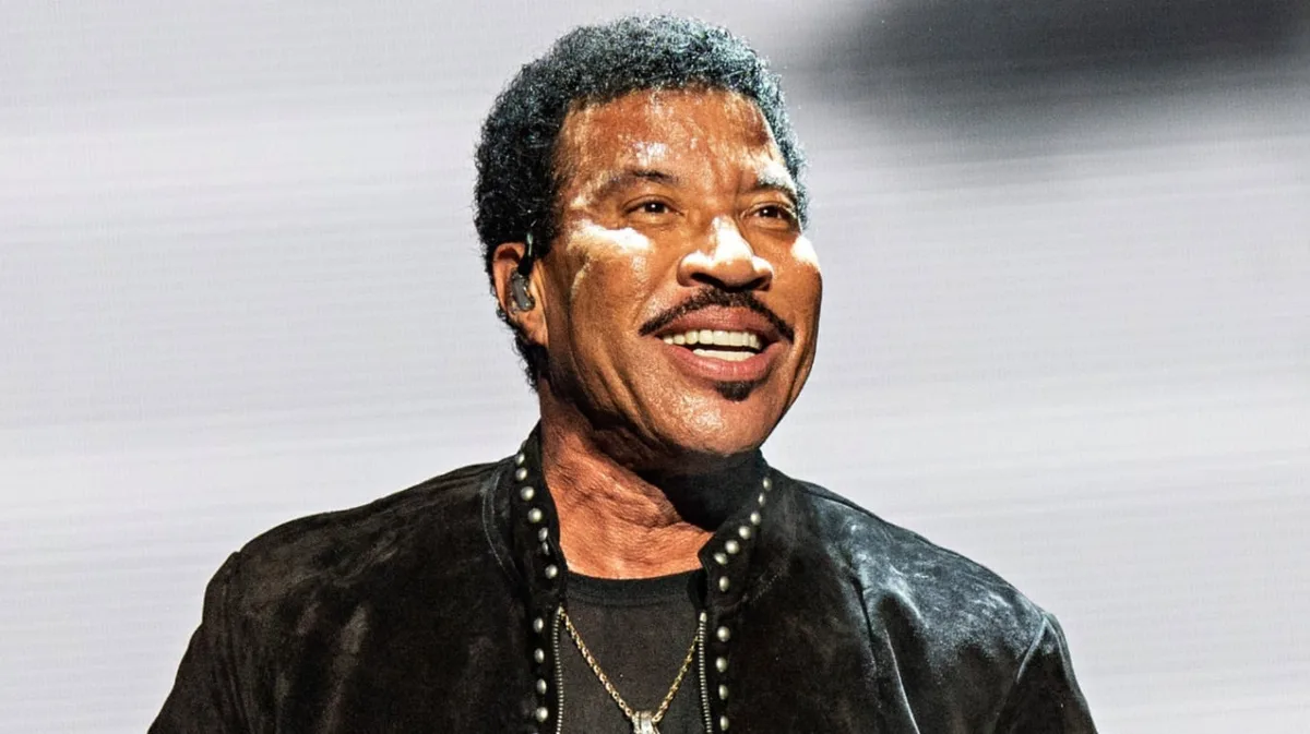 Lionel Richie fue internado en terapia intensiva tras dar un show en Estados Unidos
