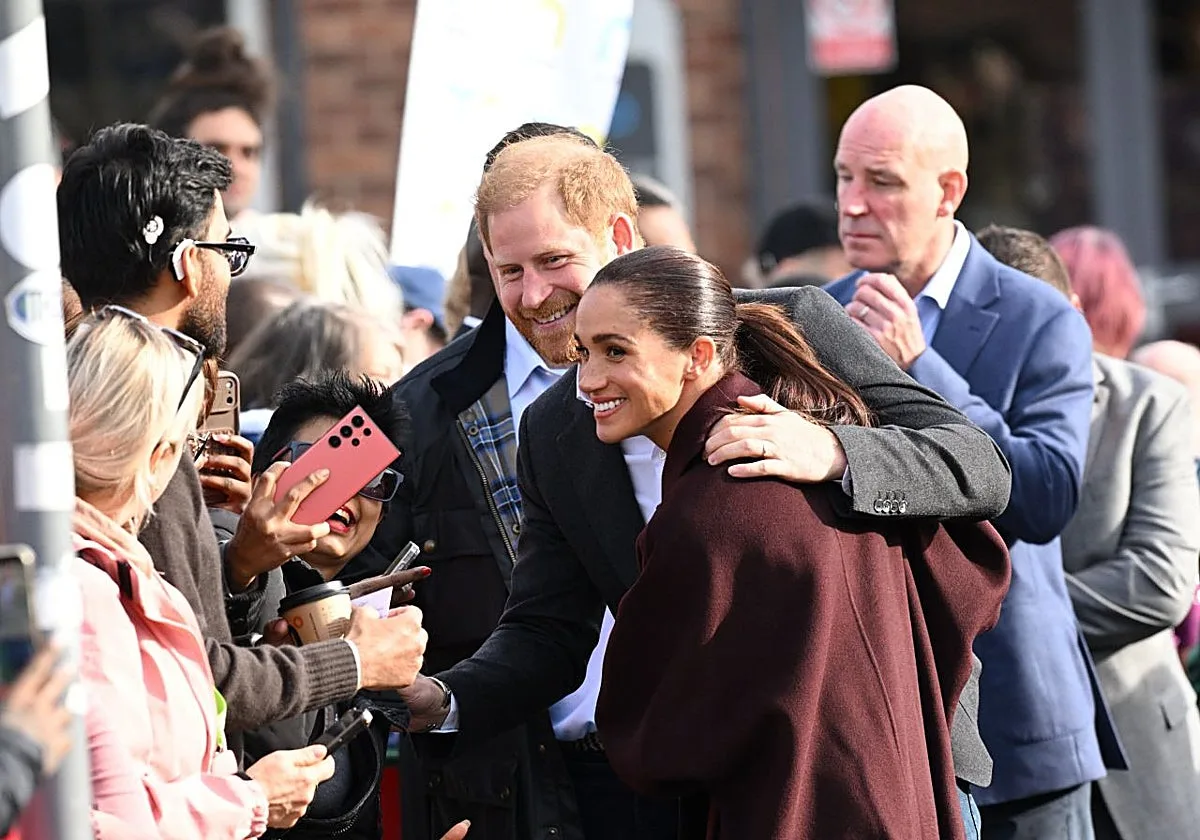 El look de otoño de Meghan Markle en su vuelta a Reino Unido