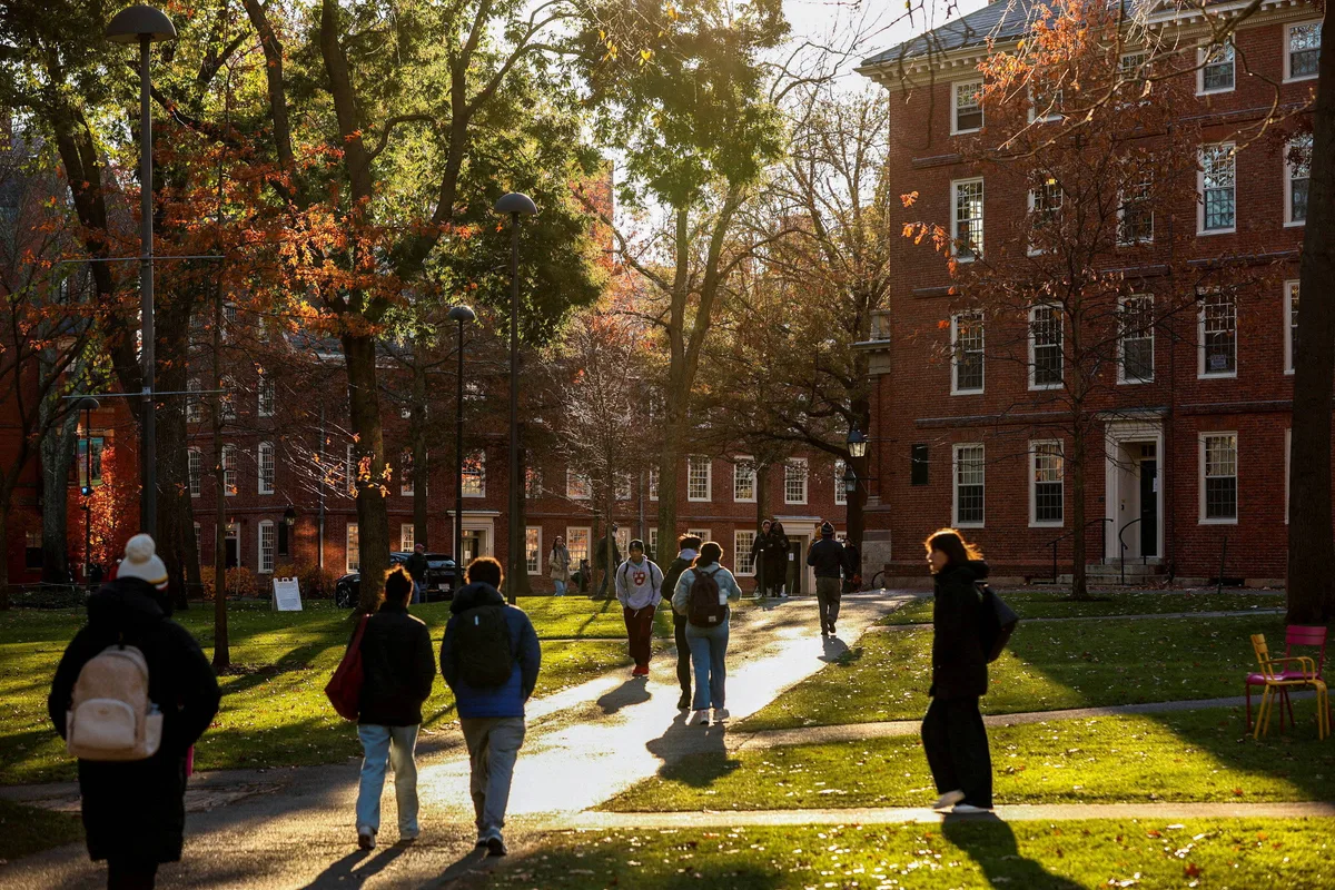 Juiz dos EUA rejeita ação do governo Trump contra Harvard por antissemitismo