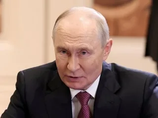 Poutine avertit qu’un déploiement de troupes européennes en Ukraine équivaudrait à « une guerre contre la Russie »