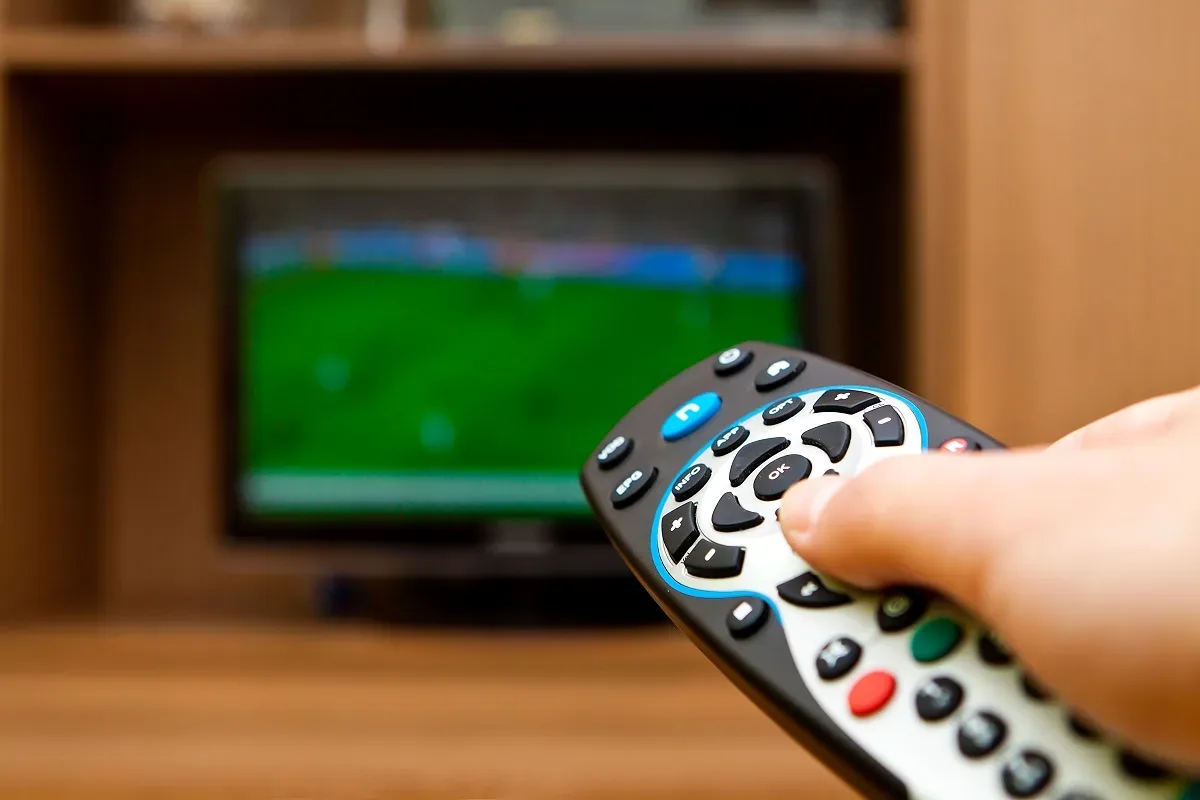 Futebol na TV hoje: confira as transmissões da segunda (31) com Premier League, La Liga e Serie A