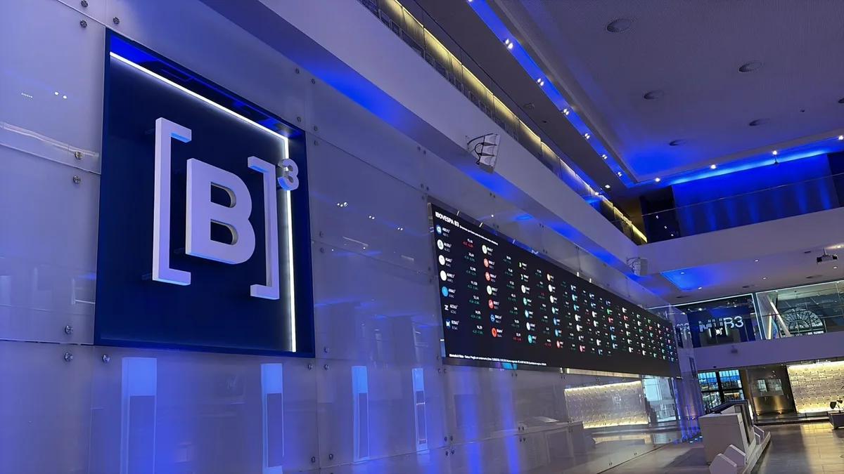 Ibovespa desvaloriza mais de 1% com realização de lucros e incerteza eleitoral