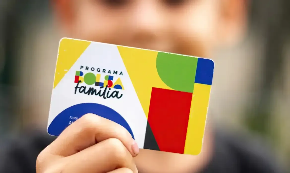 Beneficiários com NIS de final 5 recebem Bolsa Família de setembro