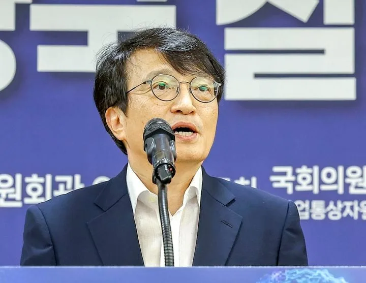 與 법사위 간사에 김의겸... 野 “‘청담동 괴담’ ‘흑석대감’ 적절하냐”