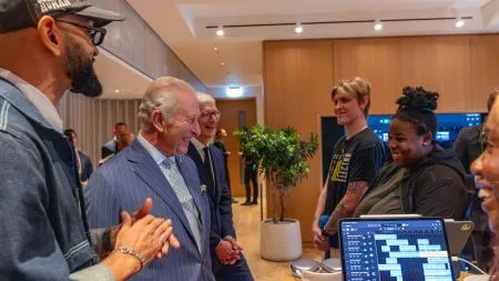 Tim Cook zieht positive Bilanz zur Apple-Chefübergabe an John Ternus