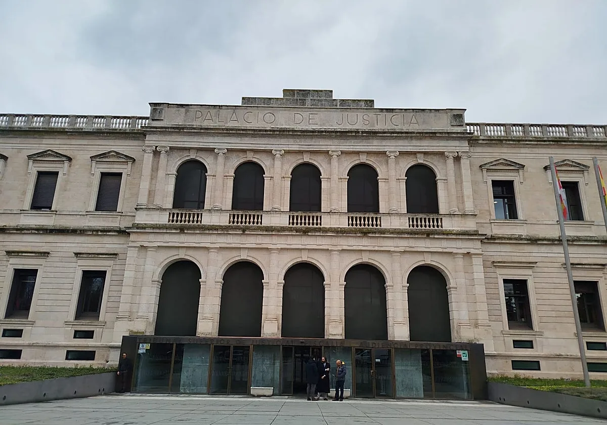 Condenada por intentar matar a su padre de una cuchillada: «Lo he tenido que hacer»