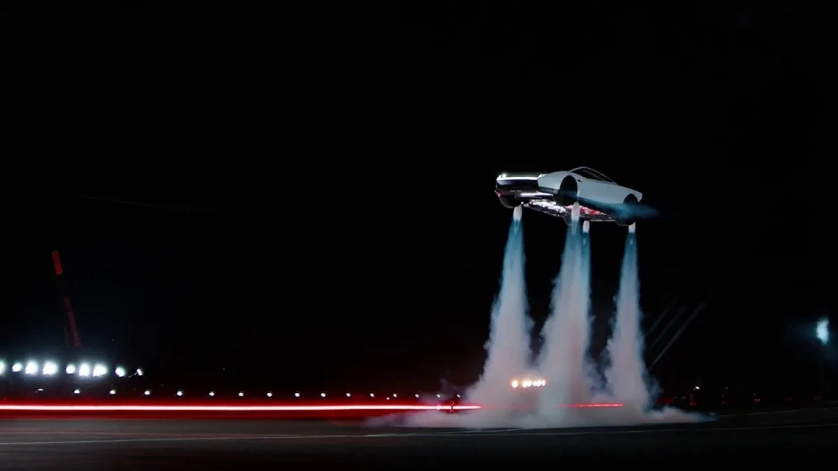 Tesla Roadster, une voiture volante (ou presque) !