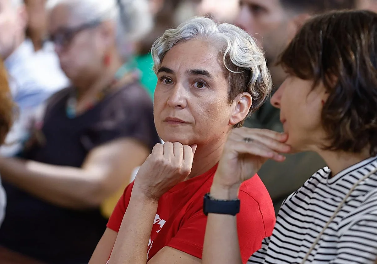 Frente Amplio coloca como candidata a la Presidencia a Colau, que vuelve a la política