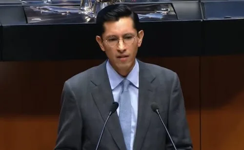 Ante el Senado, canciller Velasco reconoce que México vive tiempos de presión; pide combatirla con serenidad, principios y resultados