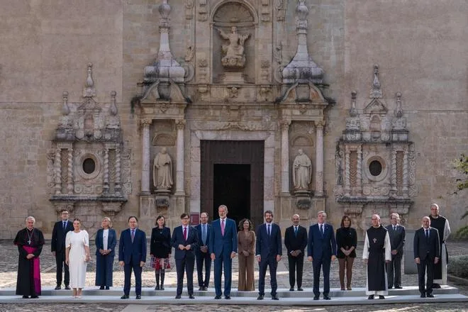 El Rey llama a la colaboración entre Catalunya, Baleares, Aragón y la Comunitat Valenciana a través del Monasterio de Poblet