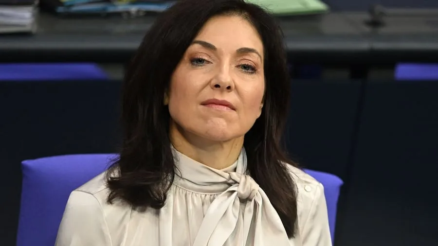 Bundespolitik: Linke mit Eilantrag gegen Ministerin Reiche beim Bundesverfassungsgericht erfolgreich