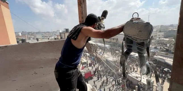 Comment Israël mène la guerre de l’information, entre « incrimination rétrospective », censure et financement de contenus destinés à influencer les IA