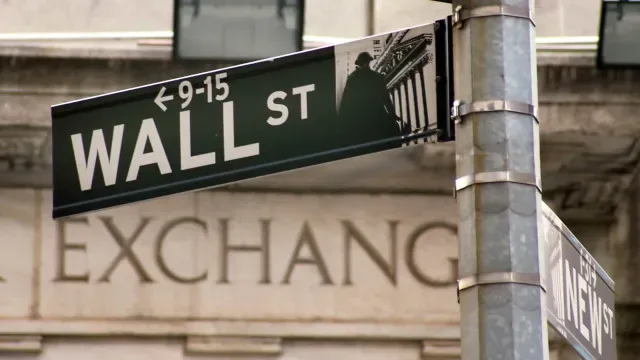 Wall Street encerra em queda devido a preocupações com a IA