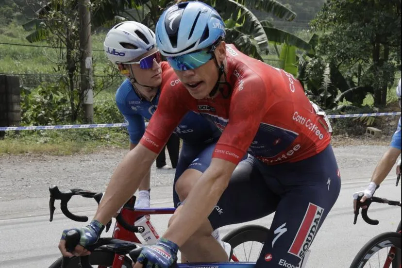 Paul Magnier déchausse et Milan Fretin en profite pour s'offrir la troisième étape du Tour du Guangxi au sprint