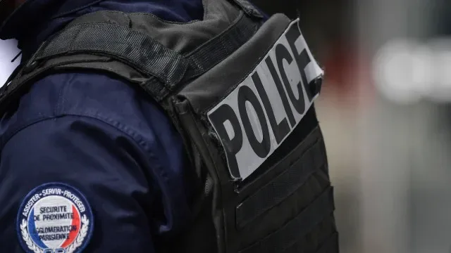 Encontrados 58 migrantes no interior de camião estacionado em Paris