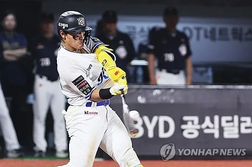 괴력 뽐낸 안현민…비거리 145ｍ·시즌 최고 타구 속도 홈런포