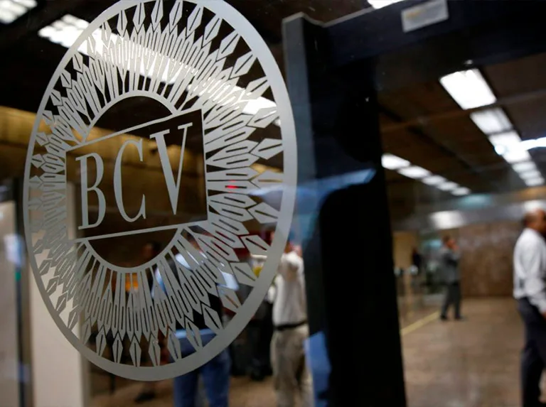 BCV ajusta las tarifas bancarias para operaciones en bolívares y divisas