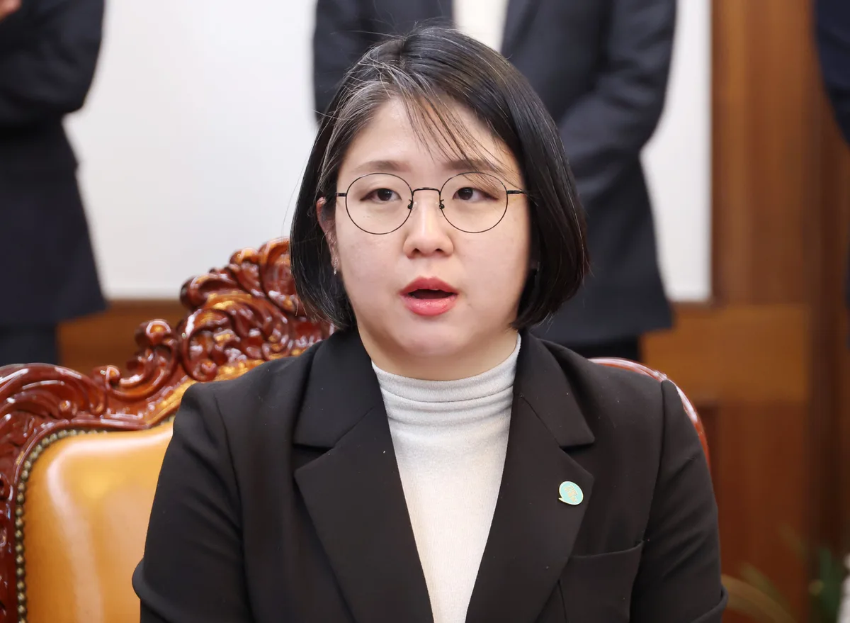 성평등장관에 ’90년생' 용혜인... 李 정책 내세워 기본소득당 창당