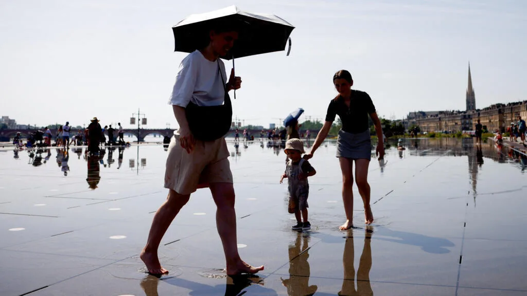 Vingt-trois jours : la vague de chaleur débutée fin juillet est la plus longue en France depuis 1983