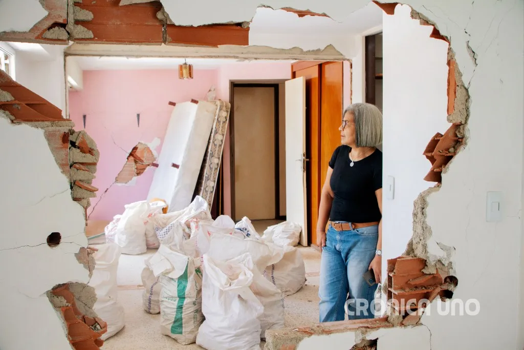 El doble terremoto rompió la intimidad y la rutina de 72 familias de la torre Serenísima Sur