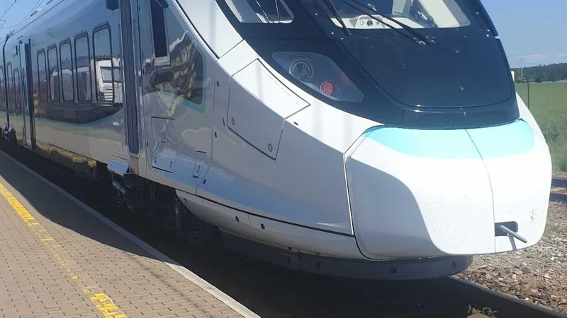 Sur la ligne SNCF maudite Paris-Clermont, faudra-t-il encore patienter jusqu'en 2028 pour voir les nouveaux trains? Son fabricant assure que non