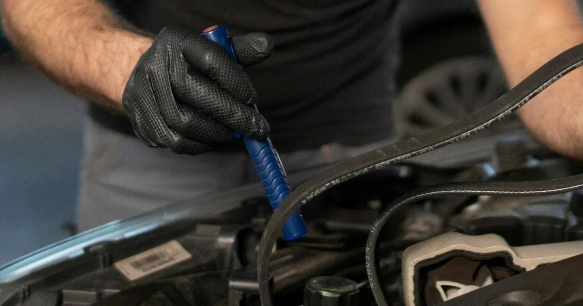 Manuel, mecánico, señala el cambio de hábitos que puede ahorrar hasta un 20% de combustible: "Para ahorrar hasta un 20% en combustible hay que cambiar los hábitos de conducción"