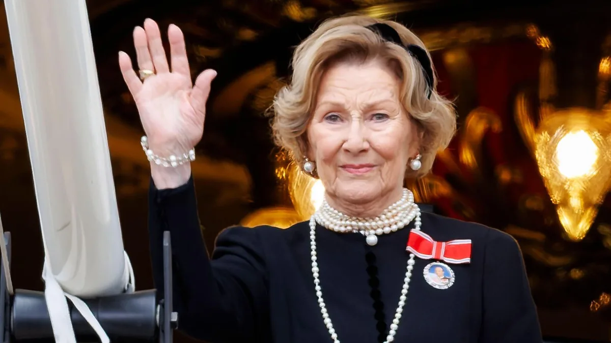 El viaje exprés de la reina viuda Sonia a España para inaugurar una exposición y visitar un colegio noruego en Málaga