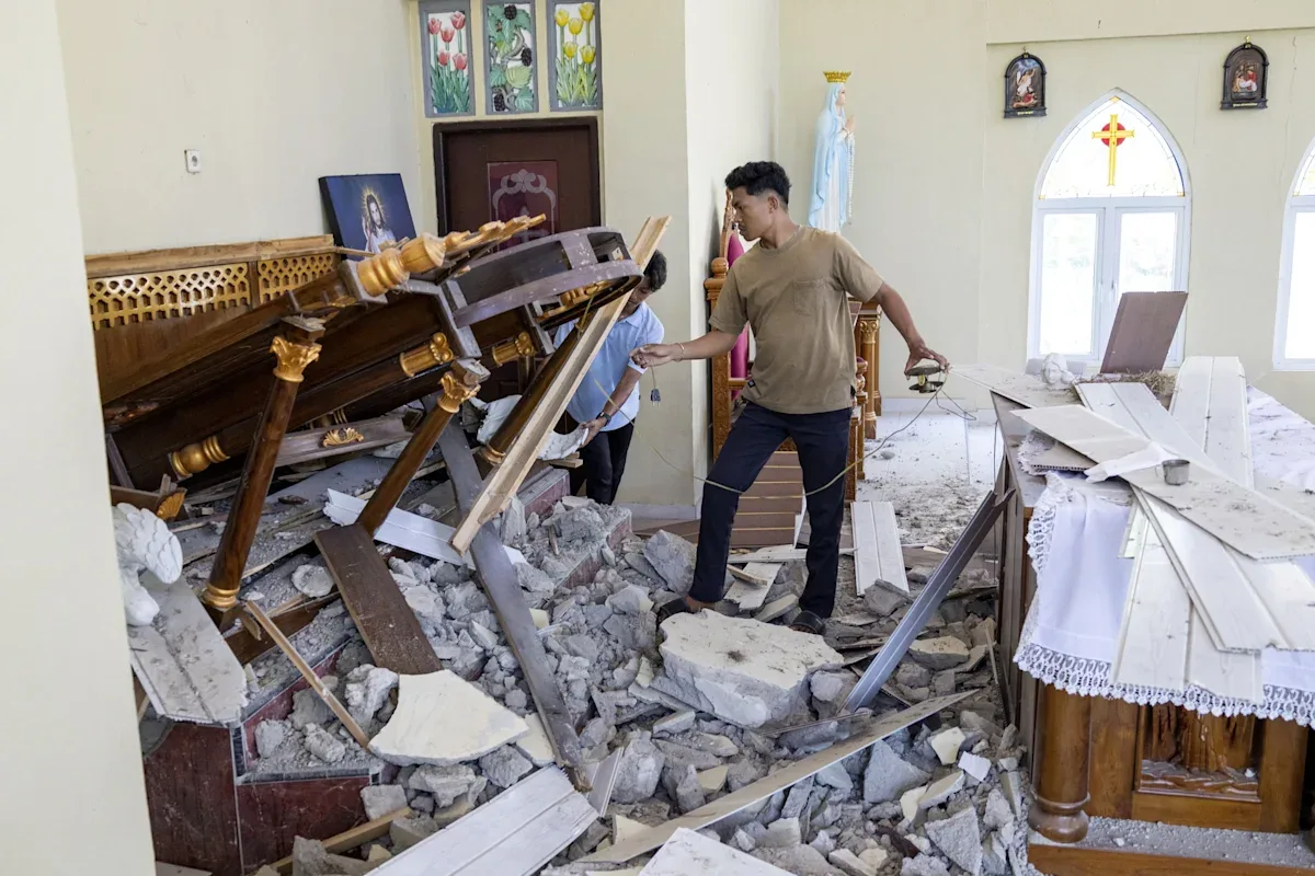 Indonesia elevó la cifra de muertos y heridos tras el potente terremoto de la isla de Flores