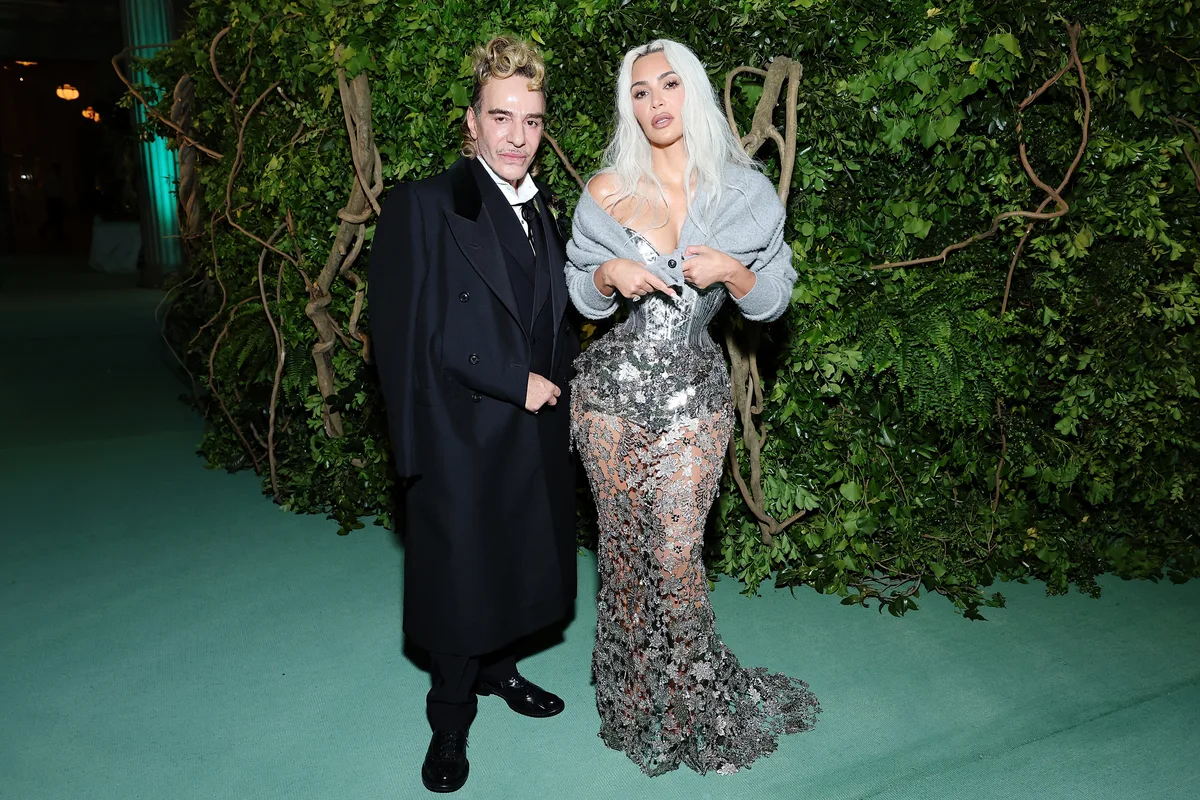 John Galliano renuncia al homenaje que iba a rendirle el mundo de la moda en la exposición del Met y la gala