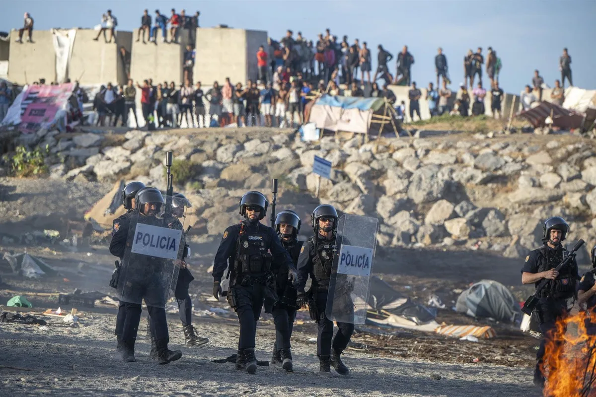 Qué es y de qué se ocupa el CENIF, la unidad de inteligencia de la Policía Nacional detrás del informe que atribuye a Marruecos la entrada masiva de migrantes a Ceuta