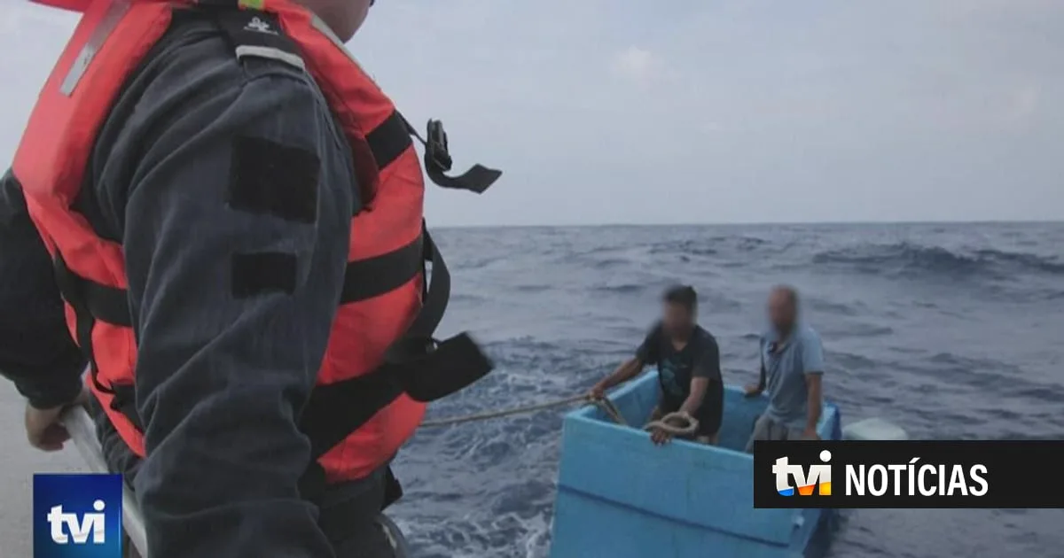 Cinco dias à deriva: pescadores são encontrados numa caixa térmica