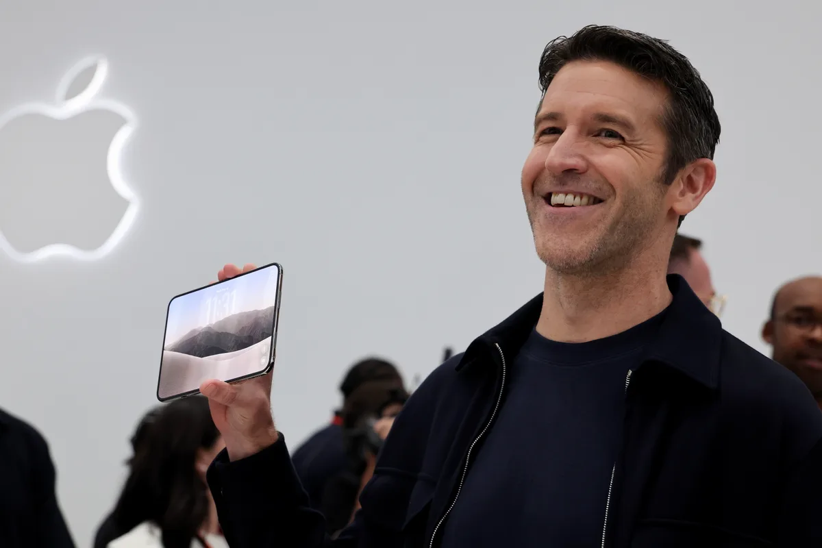 Fold the phone: Apple's new CEO unveils a foldable iPhone