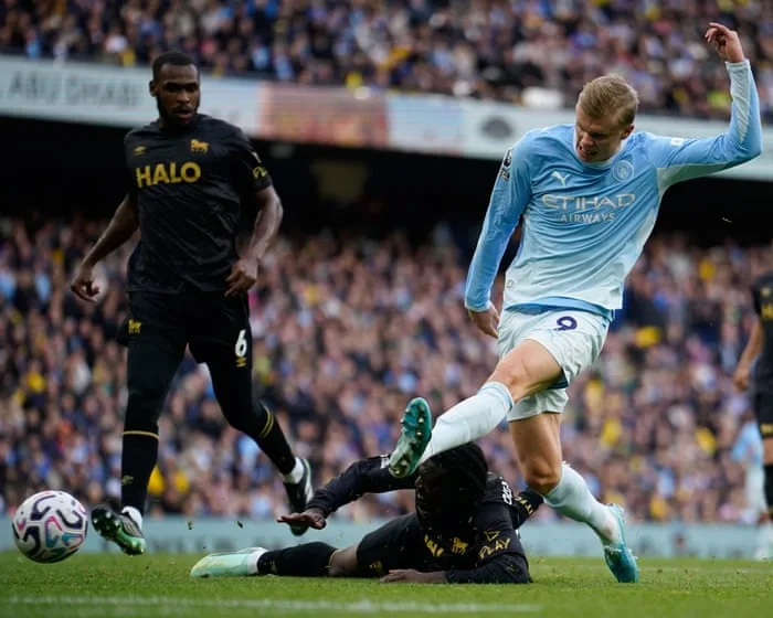 Manchester City 3-2 Ipswich, Brentford 1-2 Liverpool, and more: Football clockwatch - live