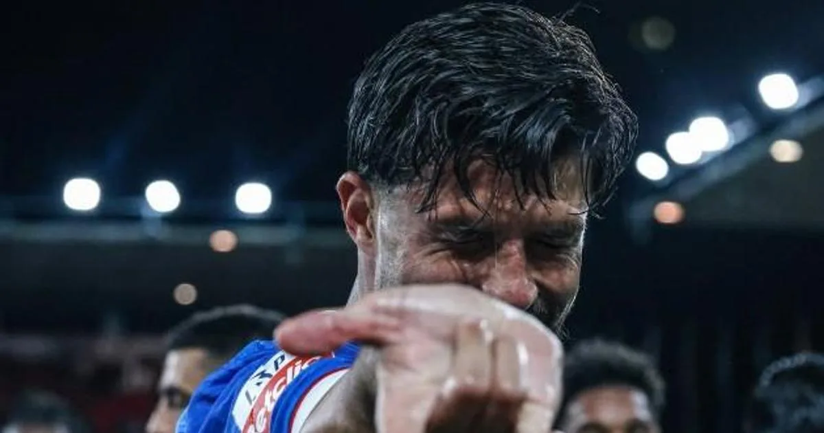 Gil Vicente: Héctor Hernández 'aperta' Carlos Eduardo
