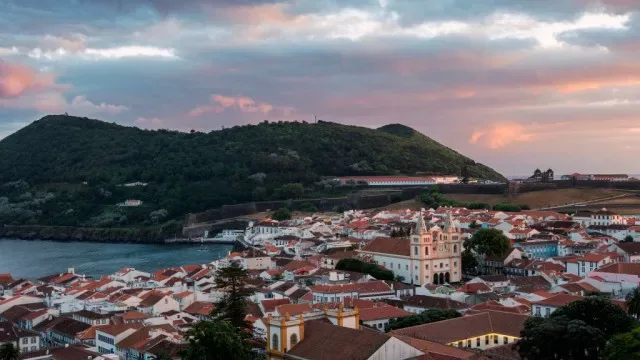 Autorizada aquisição complementar de manuais digitais nos Açores