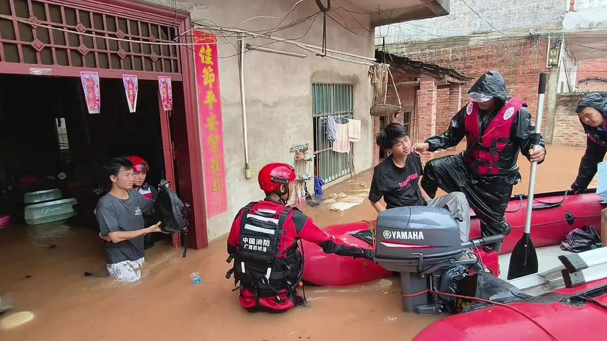 China sends relief to Guangxi after Typhoon Narra