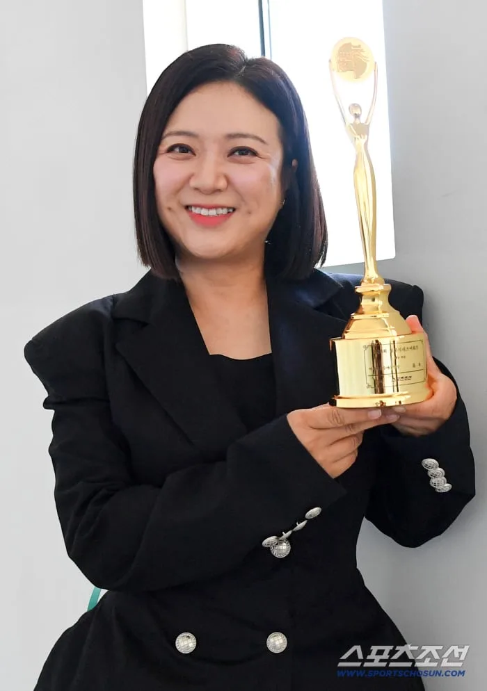 [단독] "유재석·신동엽밖에 안 보여"…김숙, 수비·공격 다 되는 '올라운드 플레이어'(BSA 수상인터뷰)