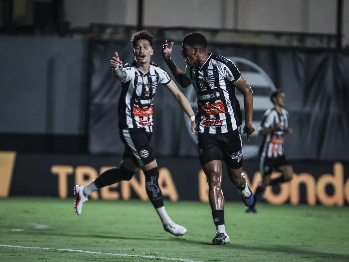 Líbero, volante e agora artilheiro: quem é João Miguel, jovem de 22 anos que encanta Alex na Série B