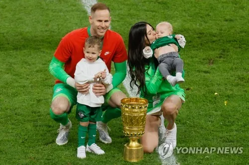 비야 레알 GK 굴라치, 자택에 무장 괴한 침입…UCL 결장