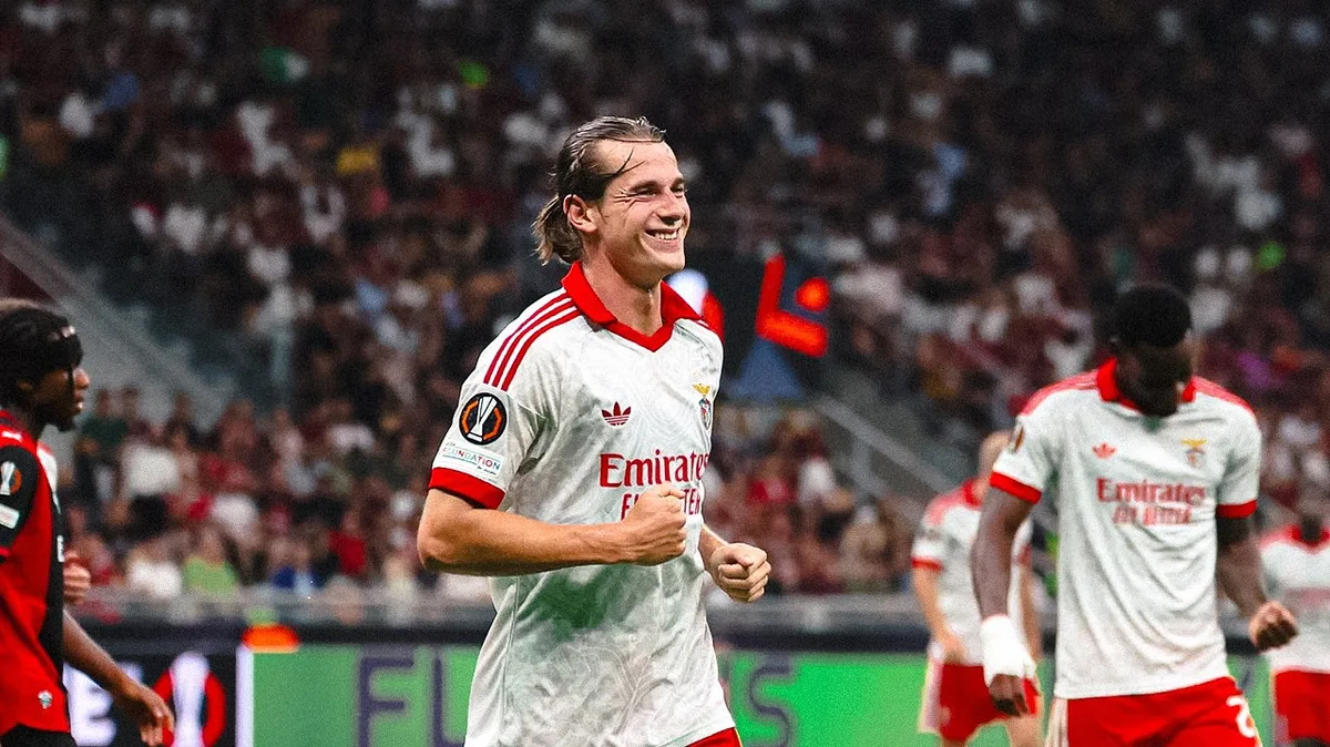 Benfica vai ao San Siro vencer o AC Milan de Ruben Amorim com Jakub Kaminski em destaque