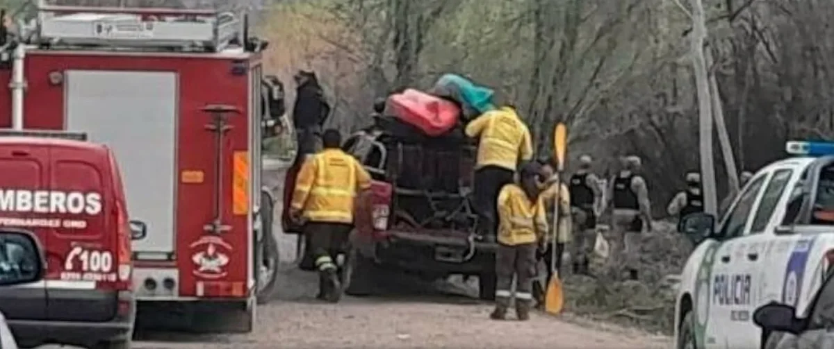 Continúa la búsqueda de un niño de 4 años en Río Negro, que cayó a un canal de riego en un accidente vial