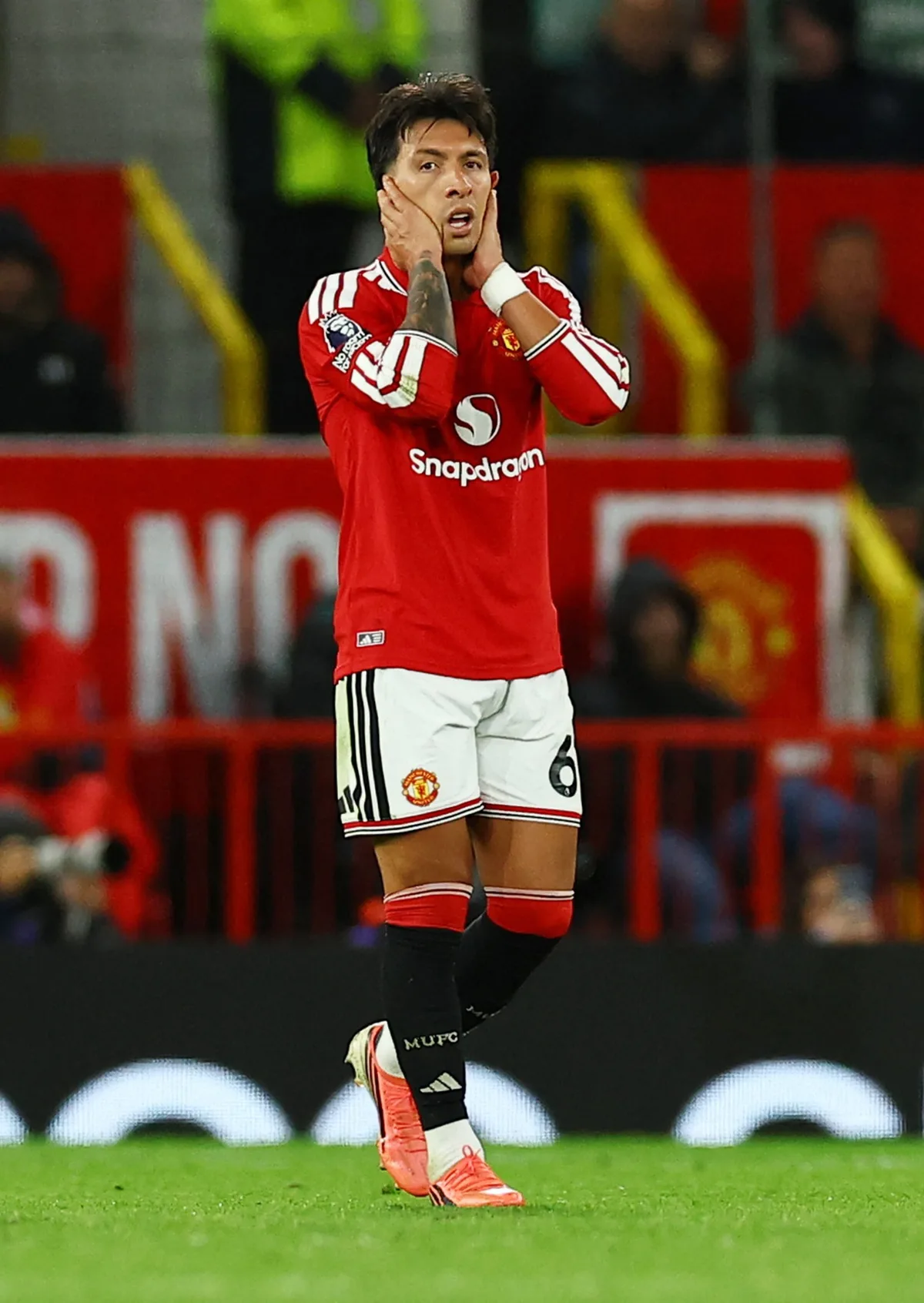 El Manchester United multa a Lisandro por su ‘rajada’