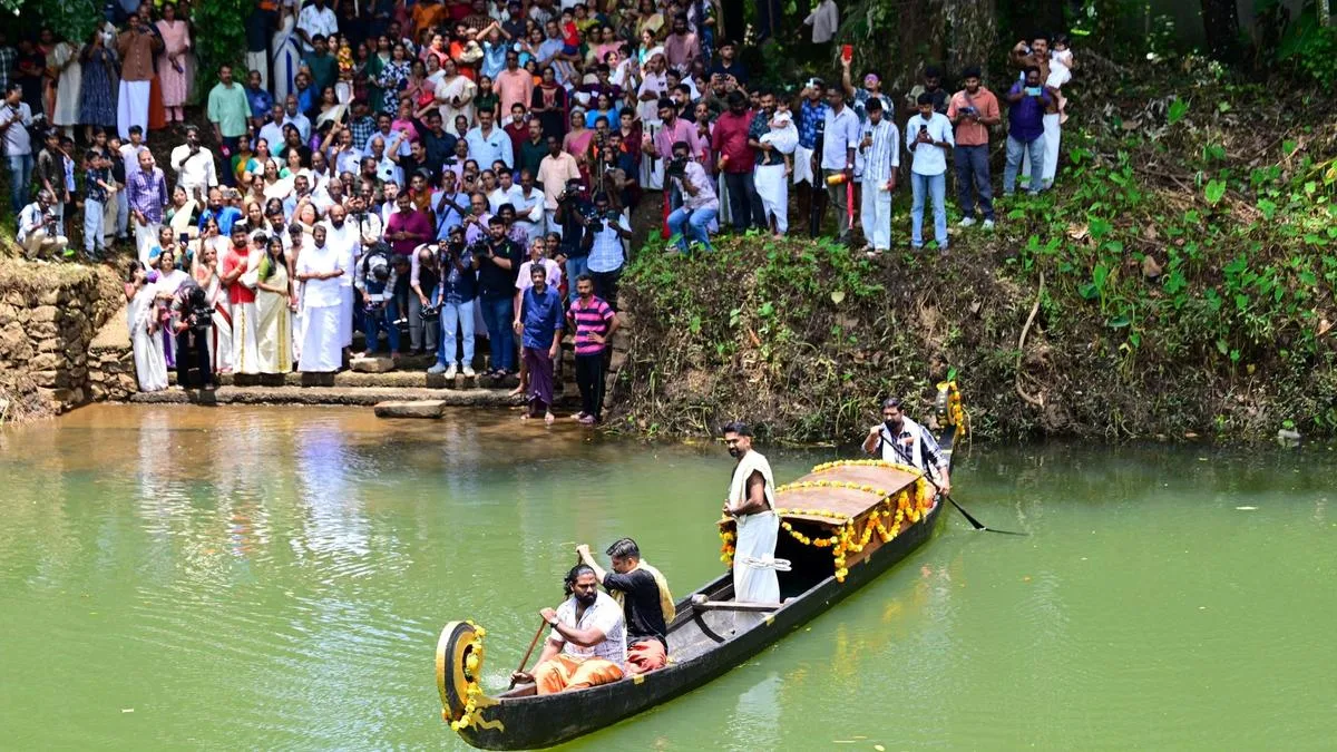 Mangattu Bhattathiri sets sail for Aranmula