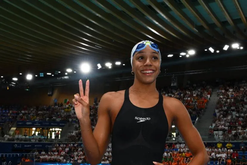 « Toute la journée, j'étais hyper stressée » : la réaction de Mary-Ambre Moluh après l'or sur le 100 m dos des Championnats d'Europe de natation