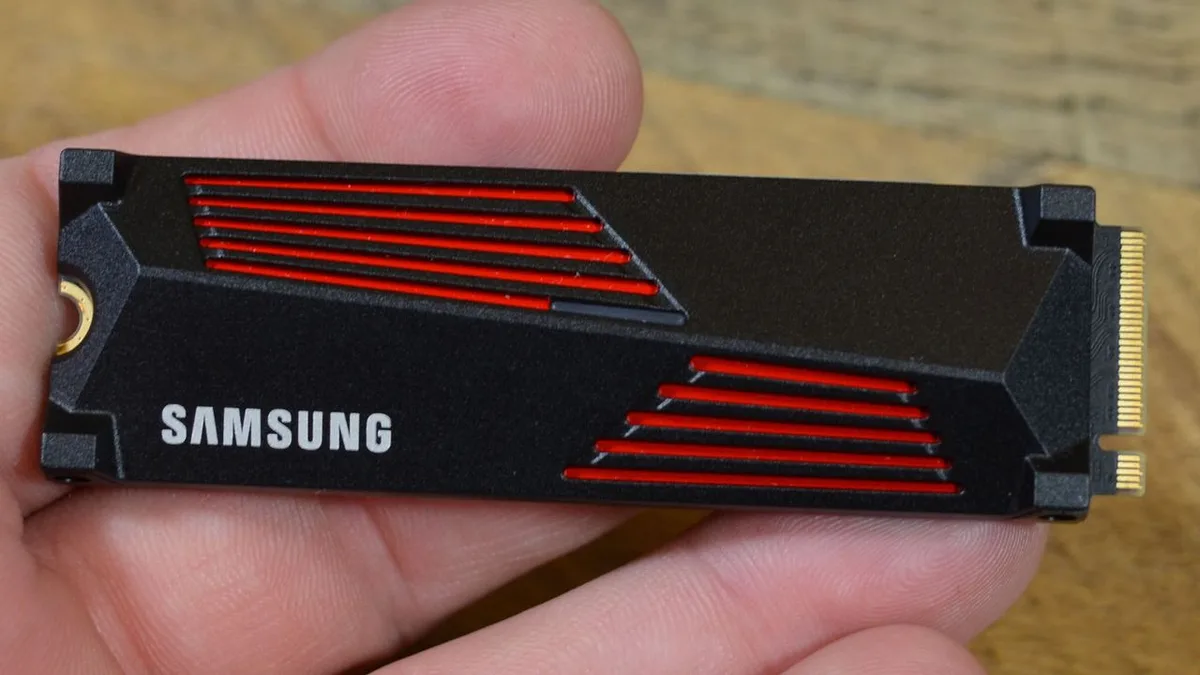 Samsung’s 'absolutely stellar' 2TB 990 Pro SSD is still just $390 at Amazon