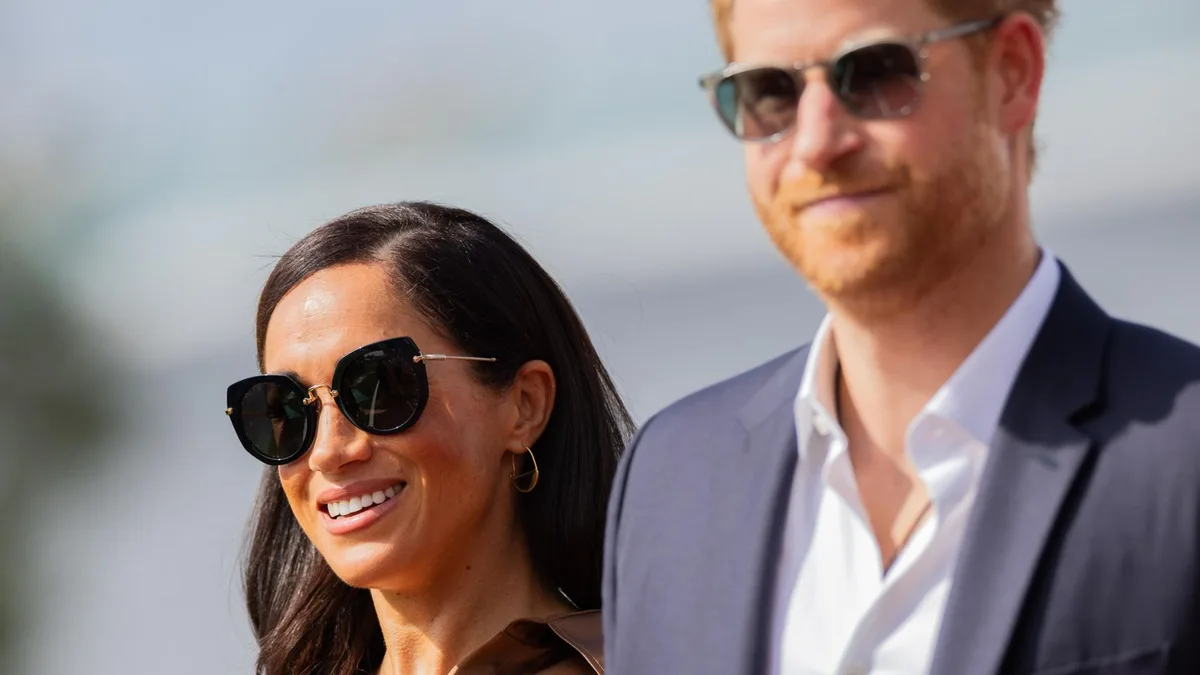 El príncipe Harry y Meghan Markle llegan a Reino Unido a todo tren: se gastan 230.000 euros sólo en su vuelo privado