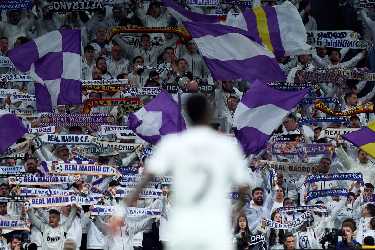 ¿Cuánto cuesta ser aficionado? La factura del fútbol, 20 años después